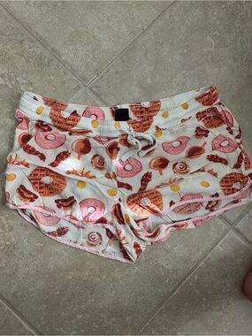 Waffle & Donut Print Women's Lounge Shorts - Pink & Cream